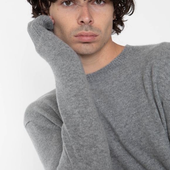 CASHMERE SWEATER - Picture 10 of 11